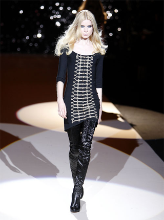 Illustration for article titled Fashion Show